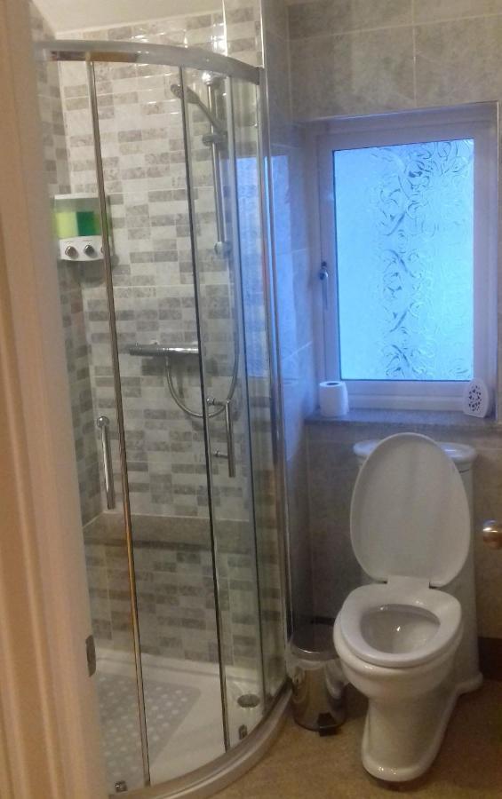 Marie'S Bed And Breakfast Coolock Екстериор снимка